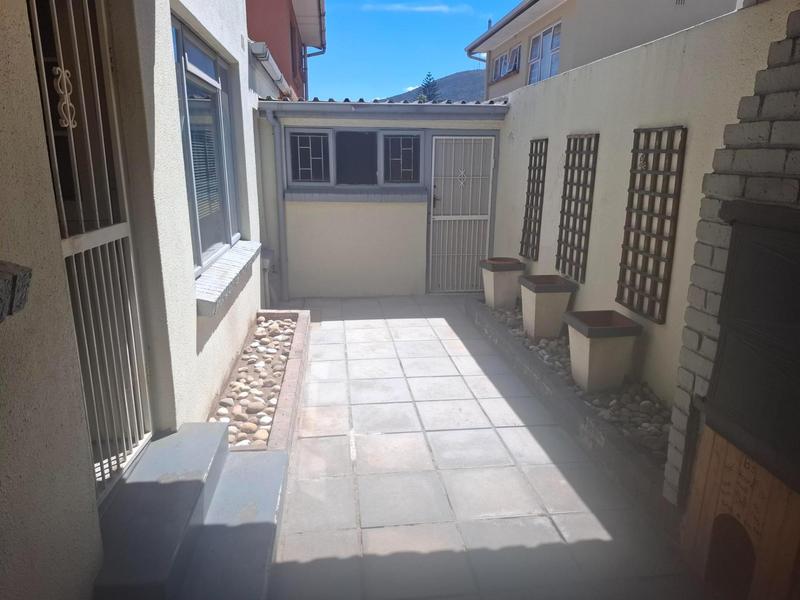 3 Bedroom Property for Sale in Parow North Western Cape
